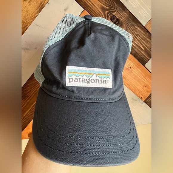 Patagonia trucker hat in two tone blues. - Picture 3 of 9